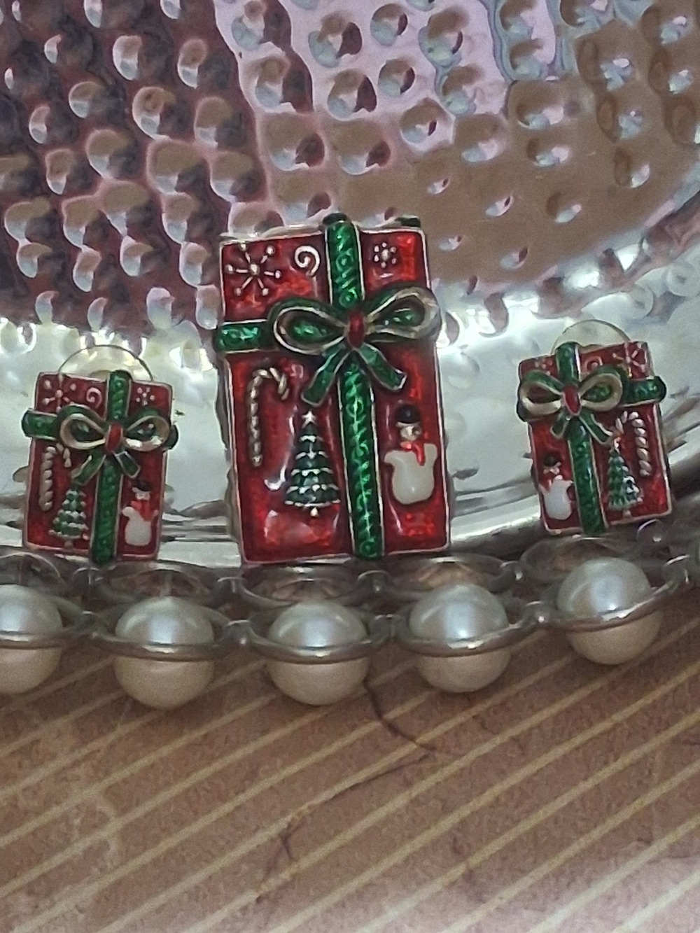 Vintage Red & Green Gift Box Brooch - Womens Brooch/pendant/post earring Set